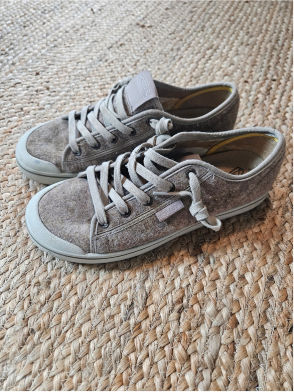 Keen women's Elsa 5 Lite Taupe Felt Birch Sneakers Trainers 9.5 W